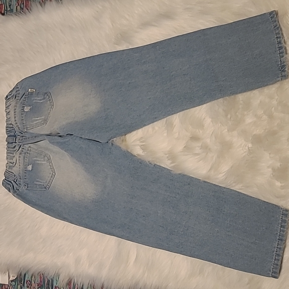 Distressed Boyfriend Jean's - Picture 3 of 7